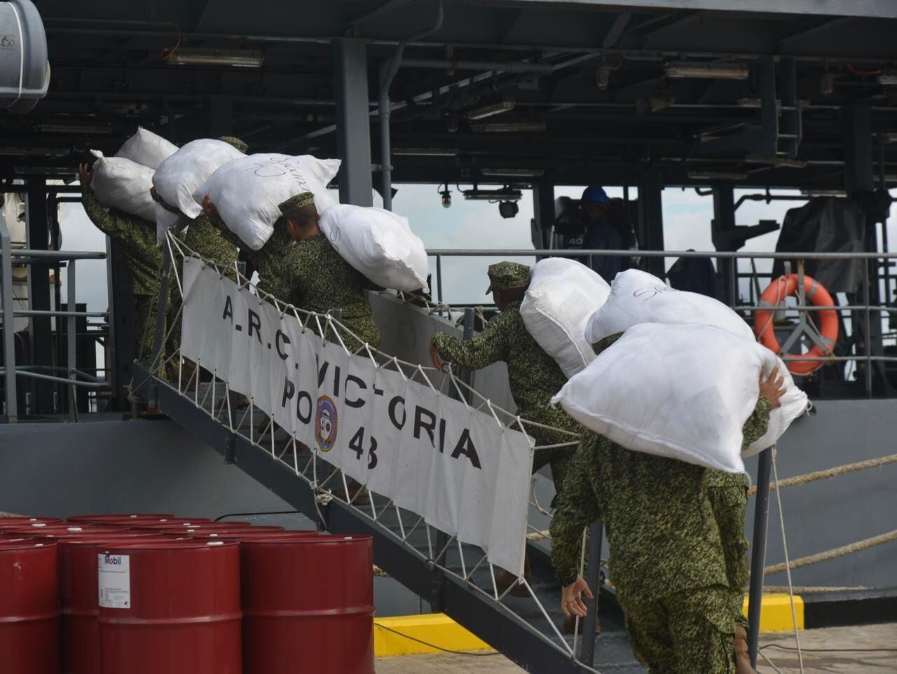 Armada envía ayuda humanitaria por paso del Huracán Melissa