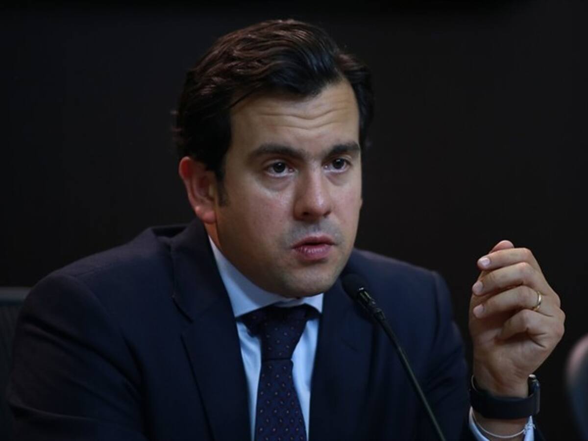 Rodrigo Lara renuncia a Cambio Radical y no volverá al Congreso en 2022