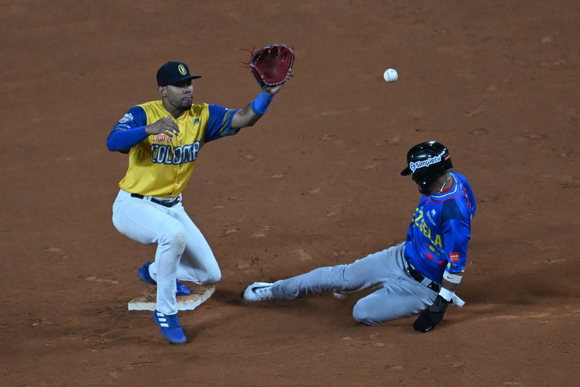 Vaqueros de Monteria vs. Leones de Venezuela. (Photo by YURI CORTEZ/AFP via Getty Images)
