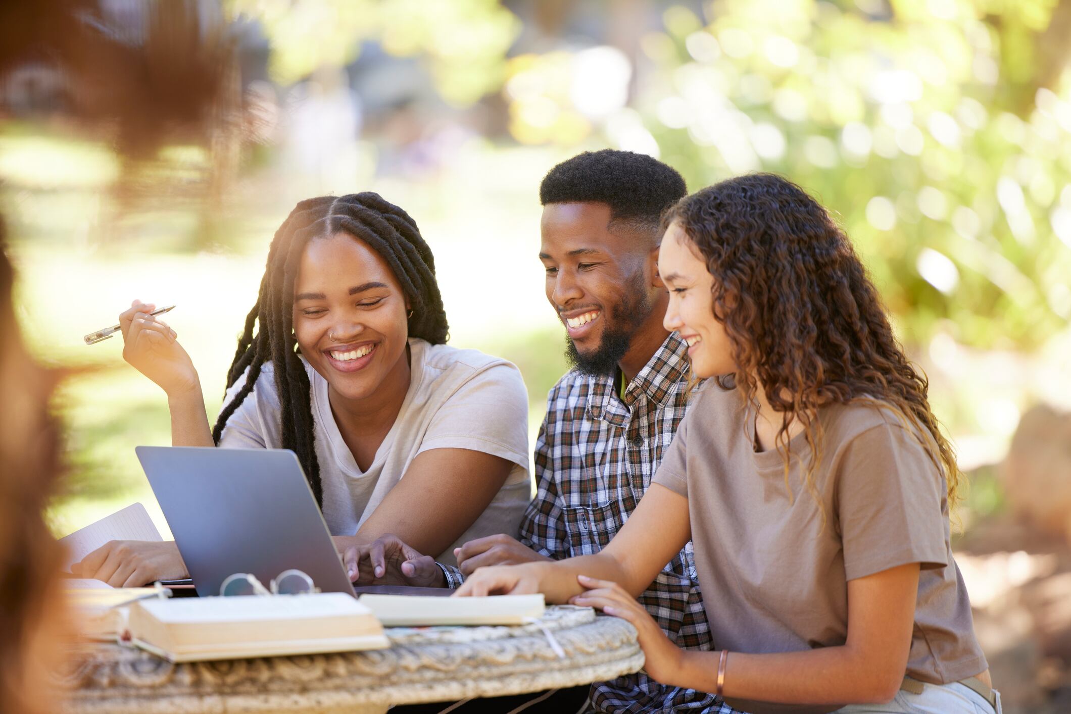 Imagen de referencia de estudiantes afrocolombianos. Foto: Getty Images.