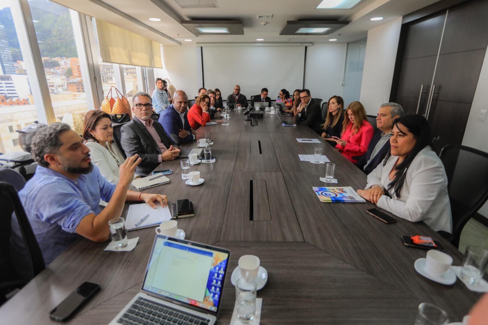 Gobierno Nacional extiende administración temporal de la Zona Franca Palmaseca