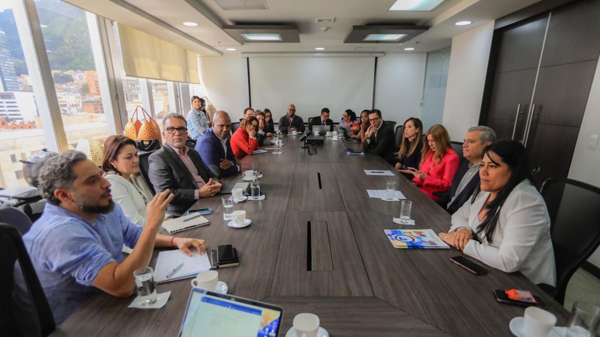Gobierno Nacional extiende administración temporal de la Zona Franca Palmaseca