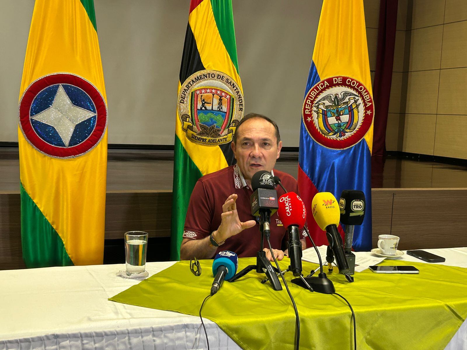 MinTrabajo anunció inspecciones a empresas por pago de recargo de horas nocturnas y dominicales. Foto: W Radio. 
