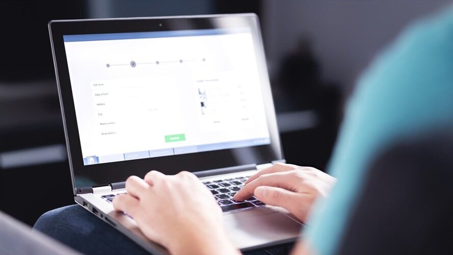 Según la DIAN, las fallas eléctricas en el centro de datos causaron la caída del sistema. Foto: Getty Images / TERO VESALAINEN