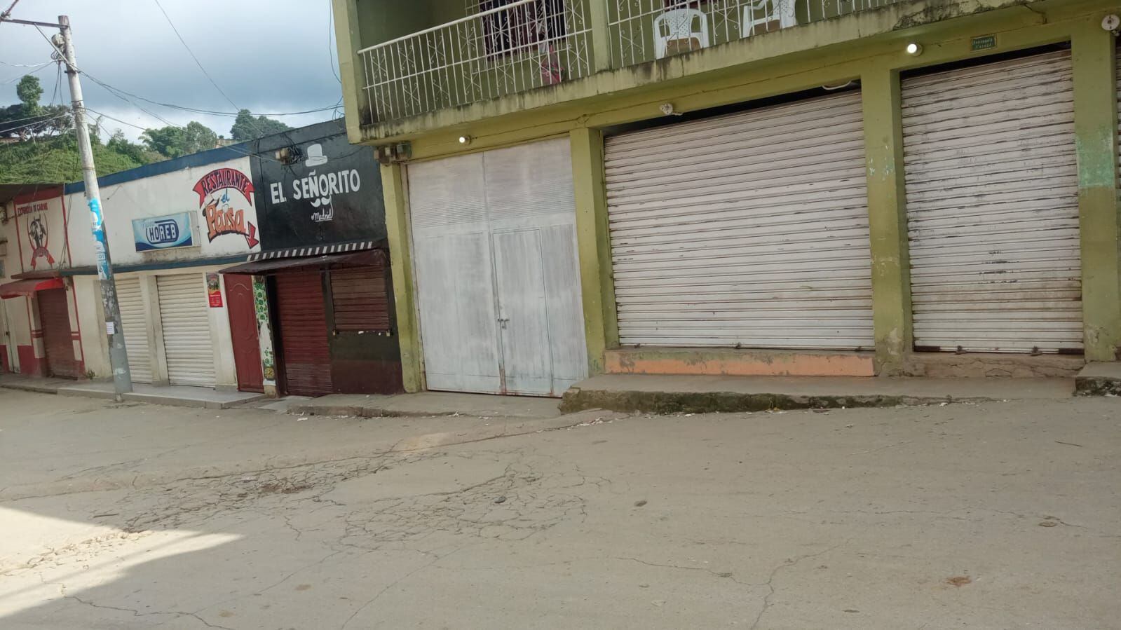 Algunos locales cerraron sus puertas/ Plataforma de Defensores de Derechos Humanos, Activistas y Líderes Sociales, de la Sierra Nevada.