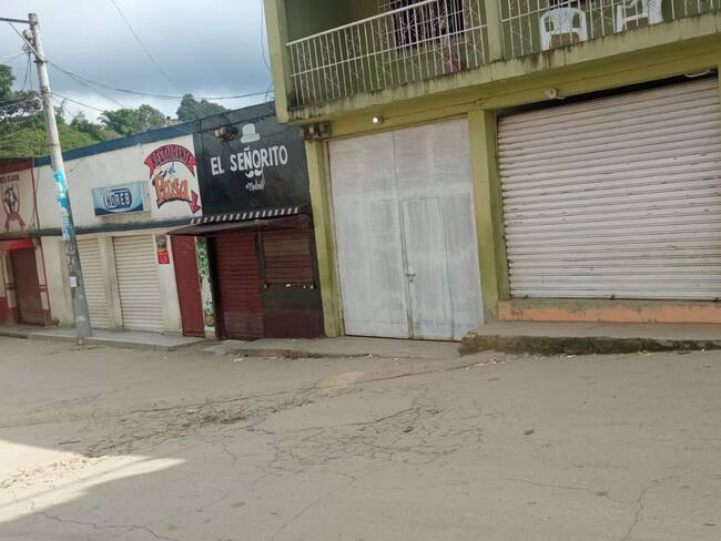 Algunos locales cerraron sus puertas/ Plataforma de Defensores de Derechos Humanos, Activistas y Líderes Sociales, de la Sierra Nevada.