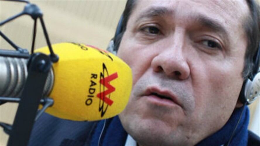 Luis Fernando Velasco, Antonio Sanguino, Herbin Hoyos y Álvaro Hernán Prada debatieron en La W sobre controversial referendo que busca acabar con la JEP y reformar las Altas Cortes. Foto: W Radio