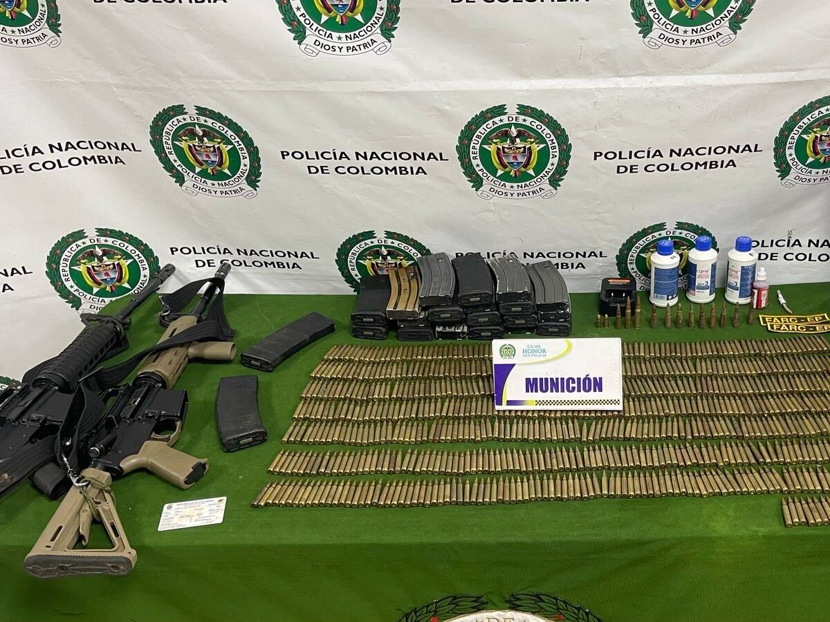 Pareja que transportaba armas y explosivos se entregó a la Policía en Palmira