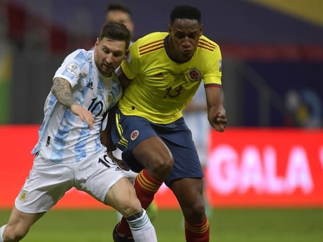 Lionel Messi y Yerry Mina en las semifinales de la Copa América. Foto: Pedro Vilela/Getty Images