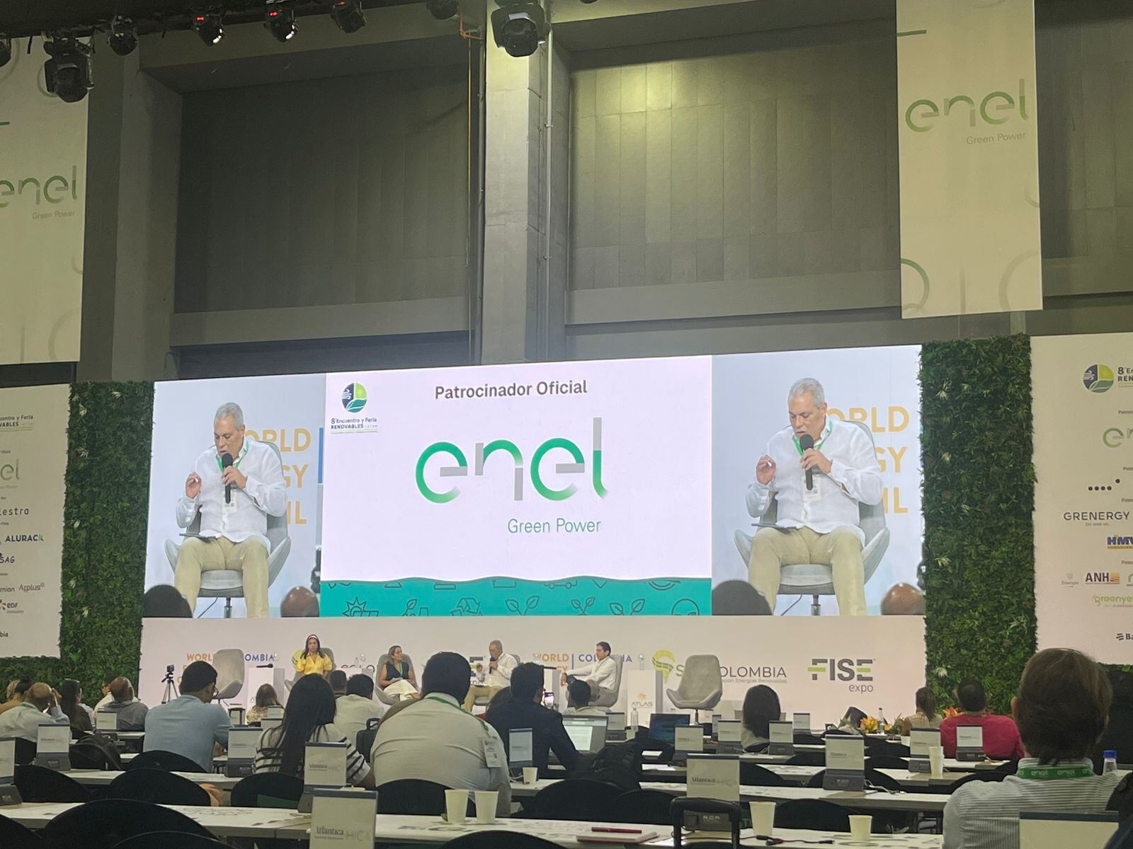 Senador José David Name en el Encuentro y Feria Renovables Latam en Barranquilla. Foto: W Radio.