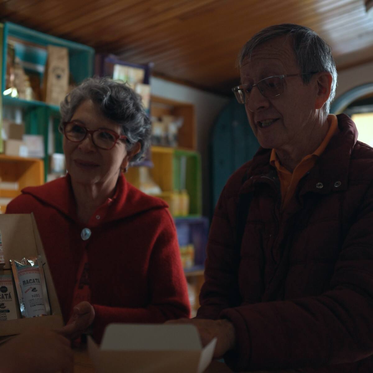 Con chocolates, esta pareja demuestra que no hay edad para emprender