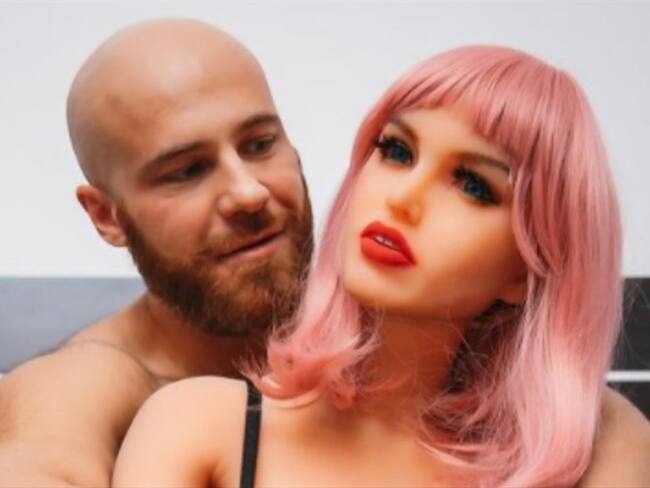 Fisicoculturista Yuri Tolochko se separó de su muñeca de plástico 'Margo'. Foto: Instagram: @yurii_tolochko