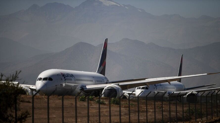 Latam Airlines Group y sus filiales tomaron la decisión debido a las restricciones de viaje de distintos países y menor demanda a raíz del Covid-19. Foto: Getty Images