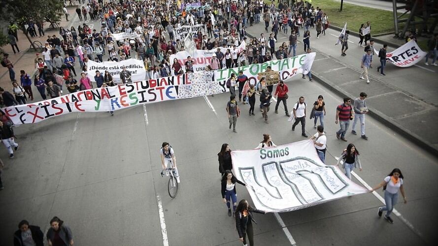 Las autoridades distritales advirtieron que no se permitirán vías de hecho, bloqueos al transporte masivo, agresiones a funcionarios públicos ni a miembros de la sociedad civil durante manifestaciones. Foto: Colprensa
