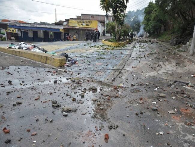 Ejército ha removido más de 10 toneladas de escombros en vías de Cali que dejan algunas movilizaciones. Foto: Getty Images