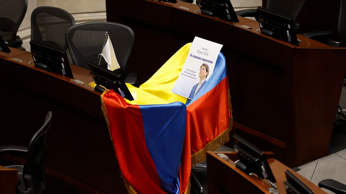 Congreso cancela sesiones y aplaza discusión de reforma laboral en solidaridad con Miguel Uribe