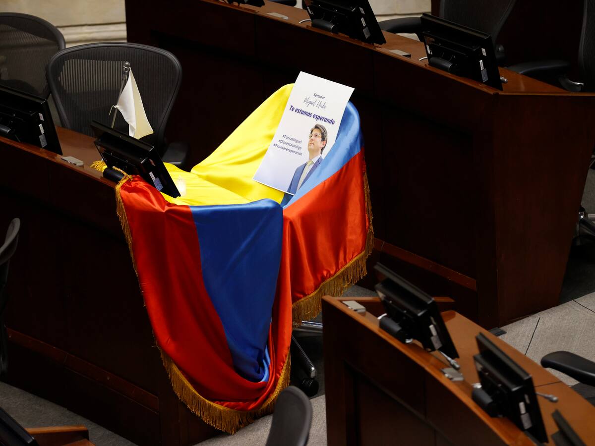 Congreso cancela sesiones y aplaza discusión de reforma laboral en solidaridad con Miguel Uribe