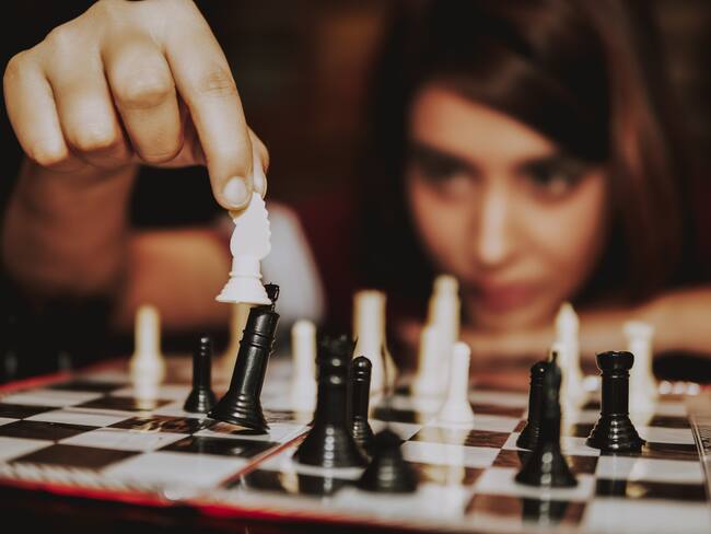 Cibele Florêncio Da Silva, la ajedrecista brasileña a quien comparan con Beth Harmon de la serie ‘Gámbito de dama’