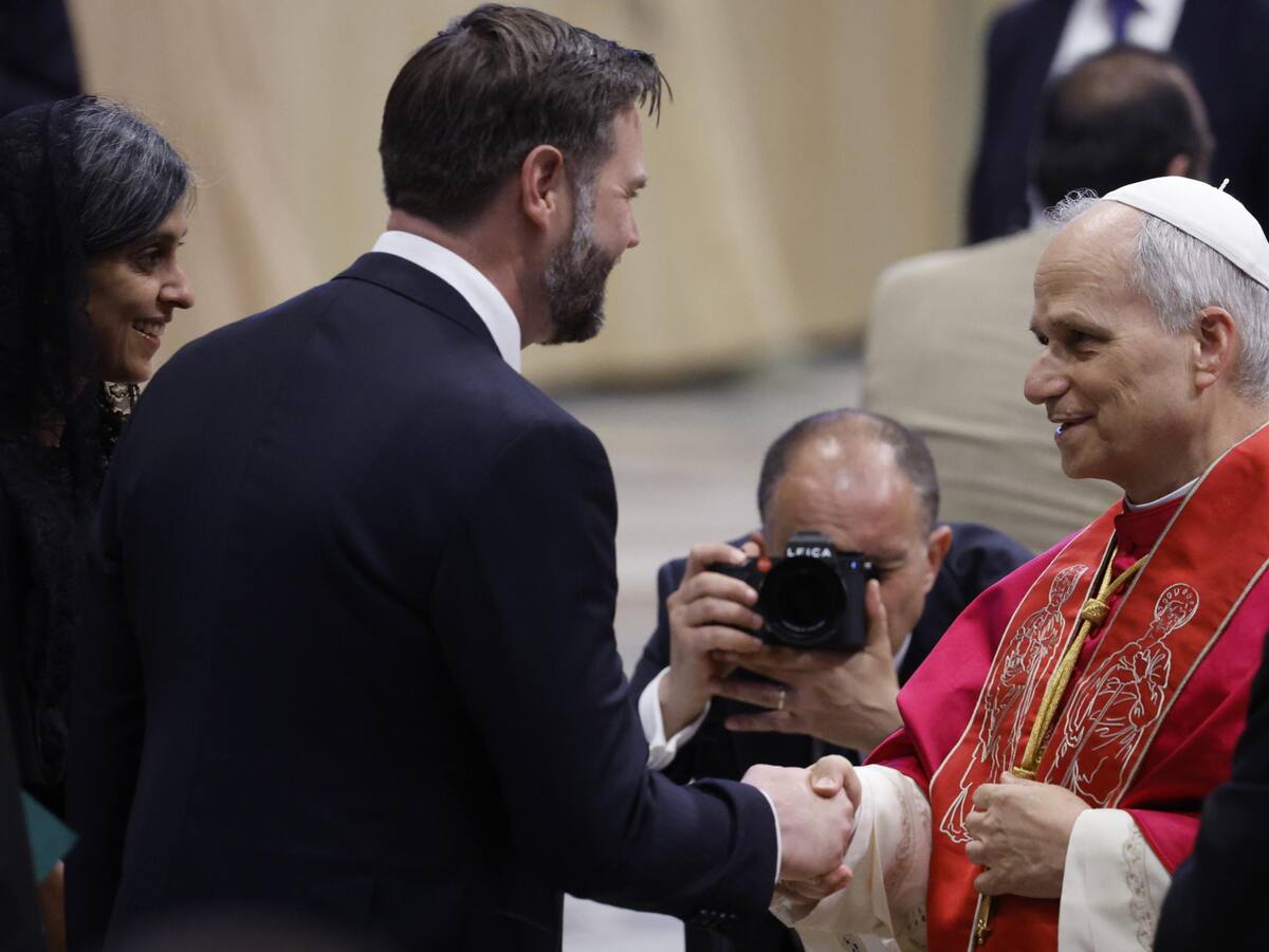 Vance se reunió con Zelenski en Roma tras la misa de inicio del papado de León XIV