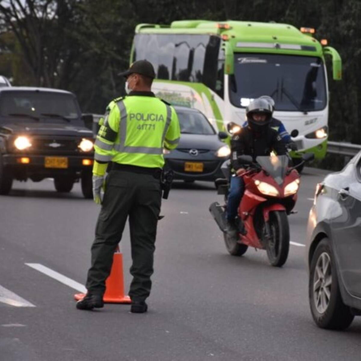 Conozca sus derechos cuando lo detiene la Policía de Tránsito