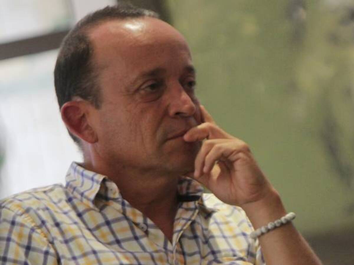 “Se decía que entrenaban en Hacienda de Santiago Uribe”: expolicía sobre grupo paramilitar