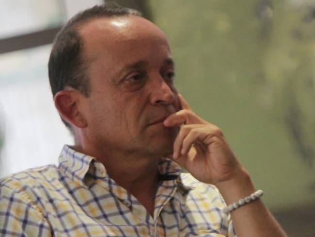 Juez que lleva 3 años sin decidir sentencia contra Santiago Uribe pide otros 6 meses