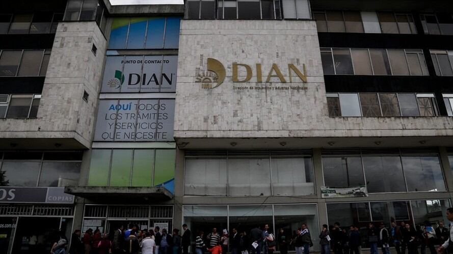Imagen de la fachada de la Dian en Bogotá. Foto: Colprensa