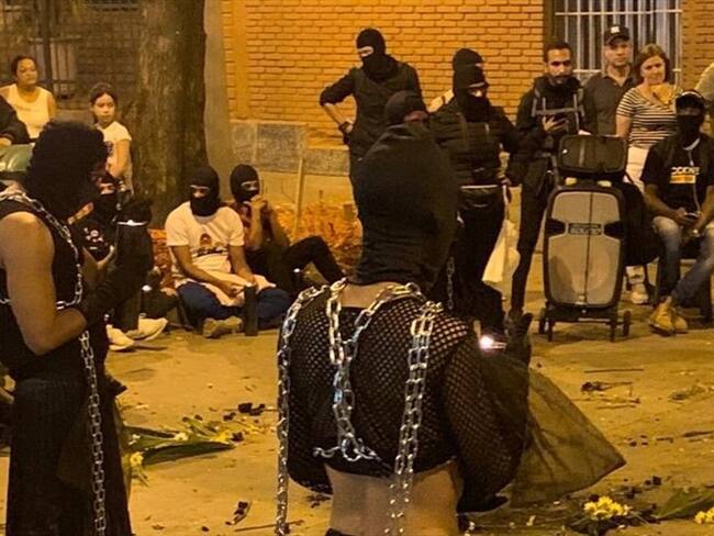 La obra de performance es dirigida por Analú Laferal, politóloga de la Universidad de Antioquia y máster en estudios culturales y artes visuales en España.. Foto: