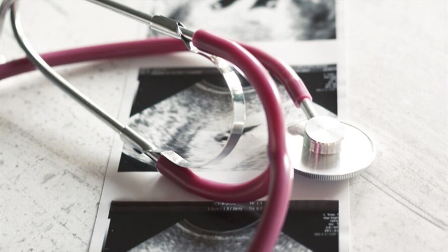 La Sala Plena de la Corte Constitucional discutirá este 22 de abril si lleva a audiencia pública las intervenciones sobre el aborto. Foto: Getty Images / SEPTEMBER15