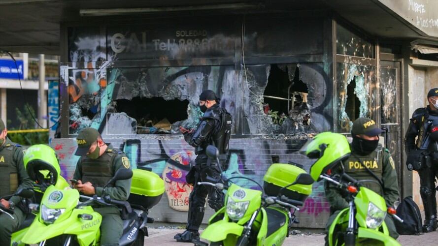 La Alcaldía de Bogotá agradeció la donación pero manifestó que no será necesaria debido a que los CAI cuentan con pólizas aseguradoras. Foto: Getty Images / JUANCHO TORRES