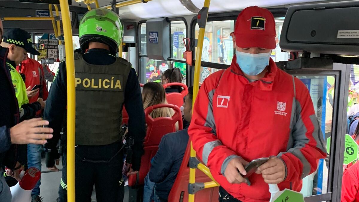 TransMilenio. Foto: Twitter @OrlandoSantiagC.
