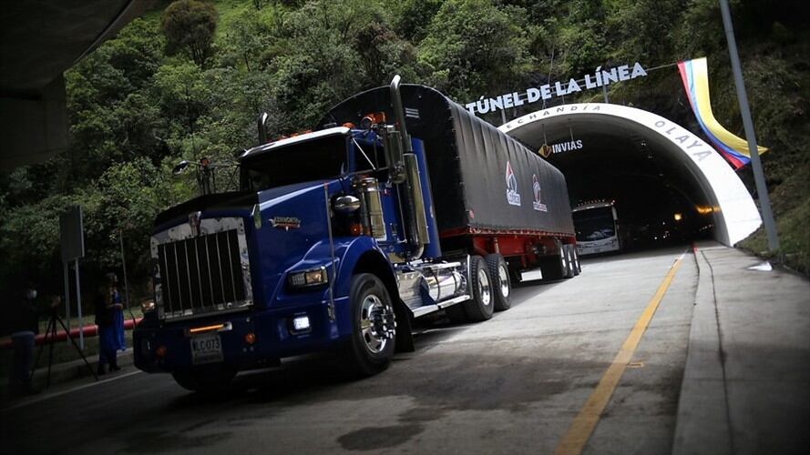 Paso en La Línea para transporte de carga y pasajeros. Foto: Colprensa