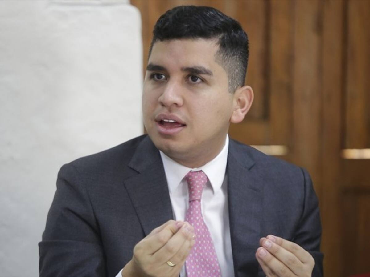 Queda prohibido el desalojo de familias que estén en arriendo: Minvivienda