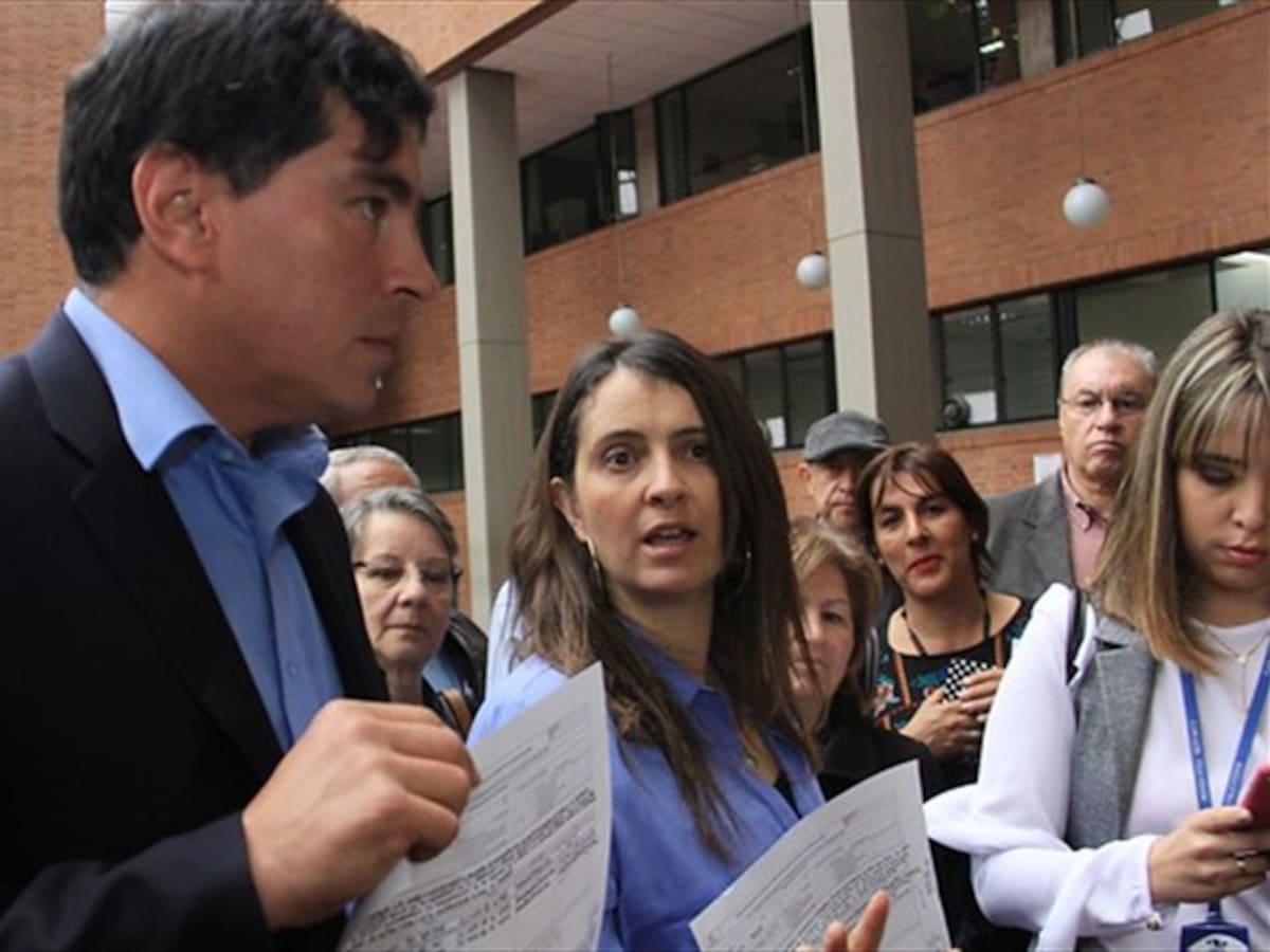 El rol de Prada y las versiones encontradas de las interceptaciones a Uribe