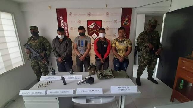 Los detenidos fueron puestos a disposición de la Fiscalía . Foto: Alcaldía de Timbío