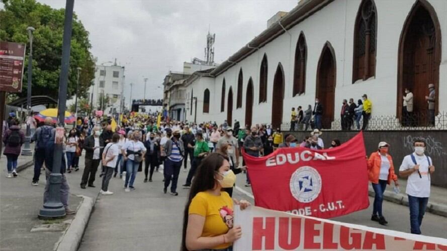 Movilizaciones de hoy miércoles en Manizales, llegarán al sector de Fundadores. Foto: Tomada de Caracol Radio Manizales.