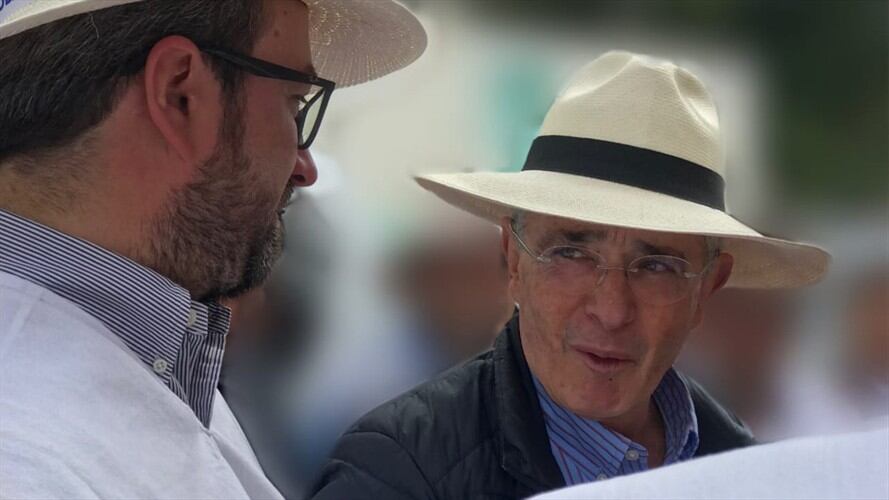 Los senadores boyacenses Ciro Ramírez y Héctor Ángel Ortiz sostienen una reunión con la bancada del CD. . Foto: Twitter Ciro Ramírez