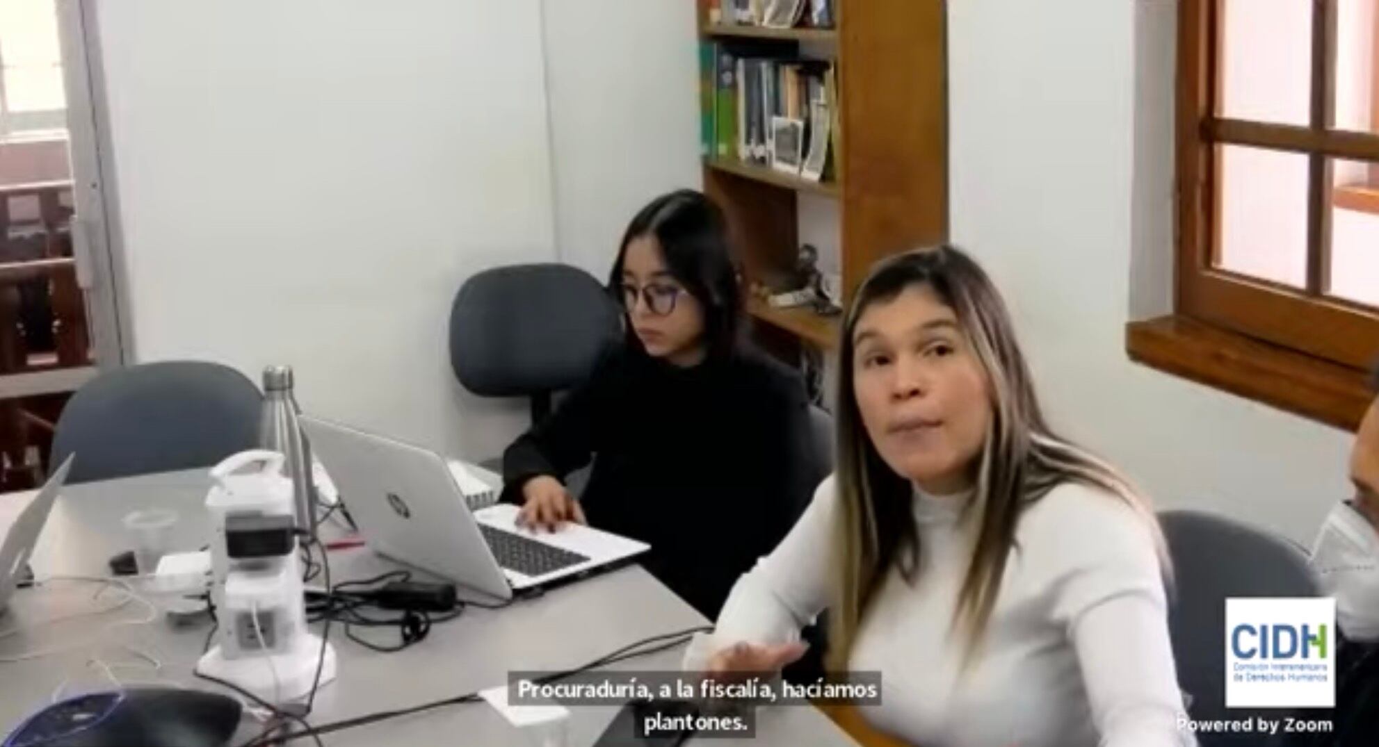 Familiares del agende del CTI desaparecido por las AUC. Foto: Cortesía CIDH