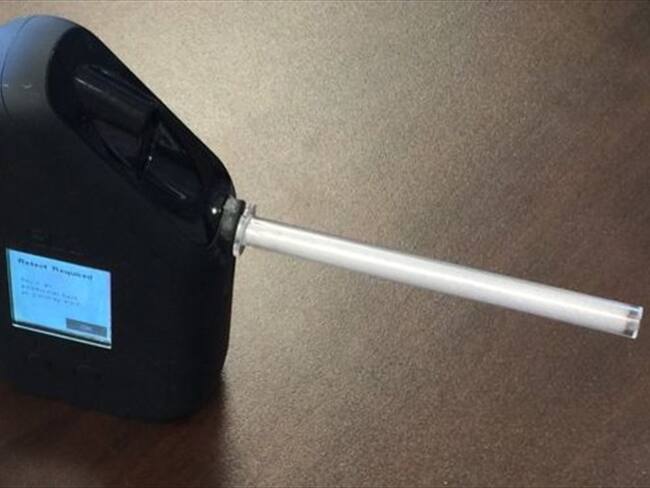 El alcoholímetro digital está conectado a la red de celulares, a internet y al sistema de localización GPS.. Foto: BBC Mundo