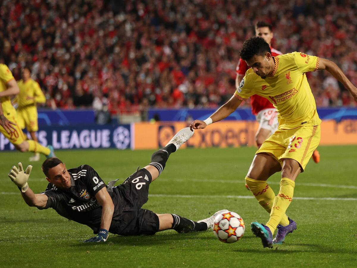 Dejó en el piso al arquero: golazo y asistencia de Luis Díaz con el Liverpool en Champions League