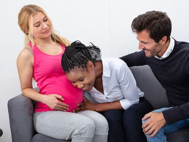 Experto explica cómo es el proceso de gestación subrogada en el mundo