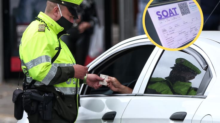 Policía de tránsito revisando los papeles de un vehículo. En el círculo, la imagen del SOAT (Fotos vía Colprensa)