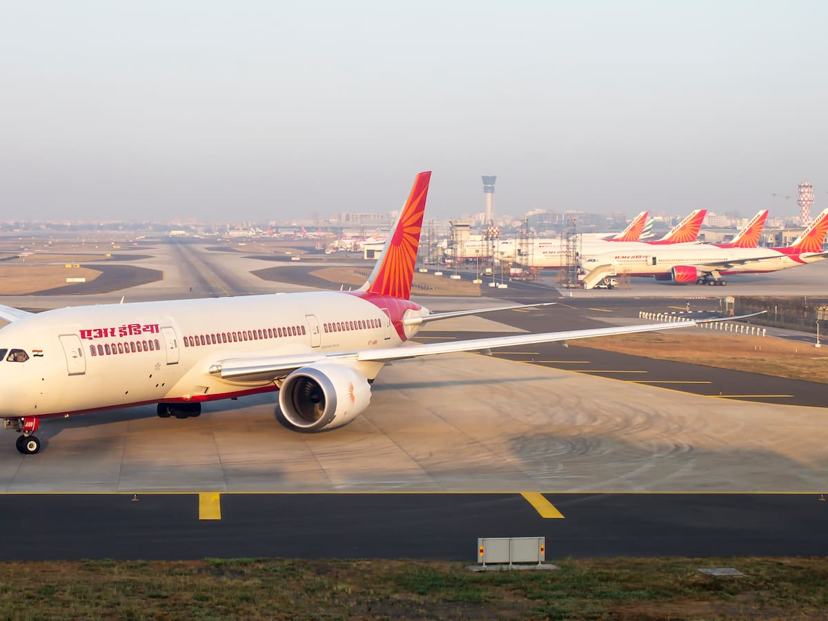 Más de 240 personas viajaban a bordo del avión que se estrelló en India con destino a Londres