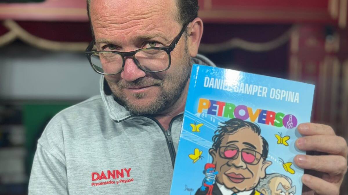 W Radio entrega el libro Petroverso, de Daniel Samper Ospina