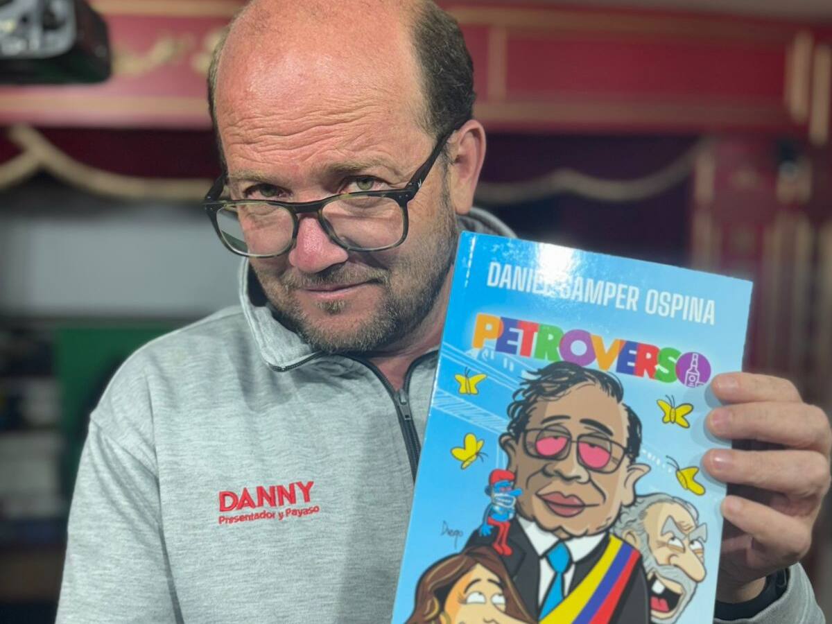 W Radio entrega el libro Petroverso, de Daniel Samper Ospina