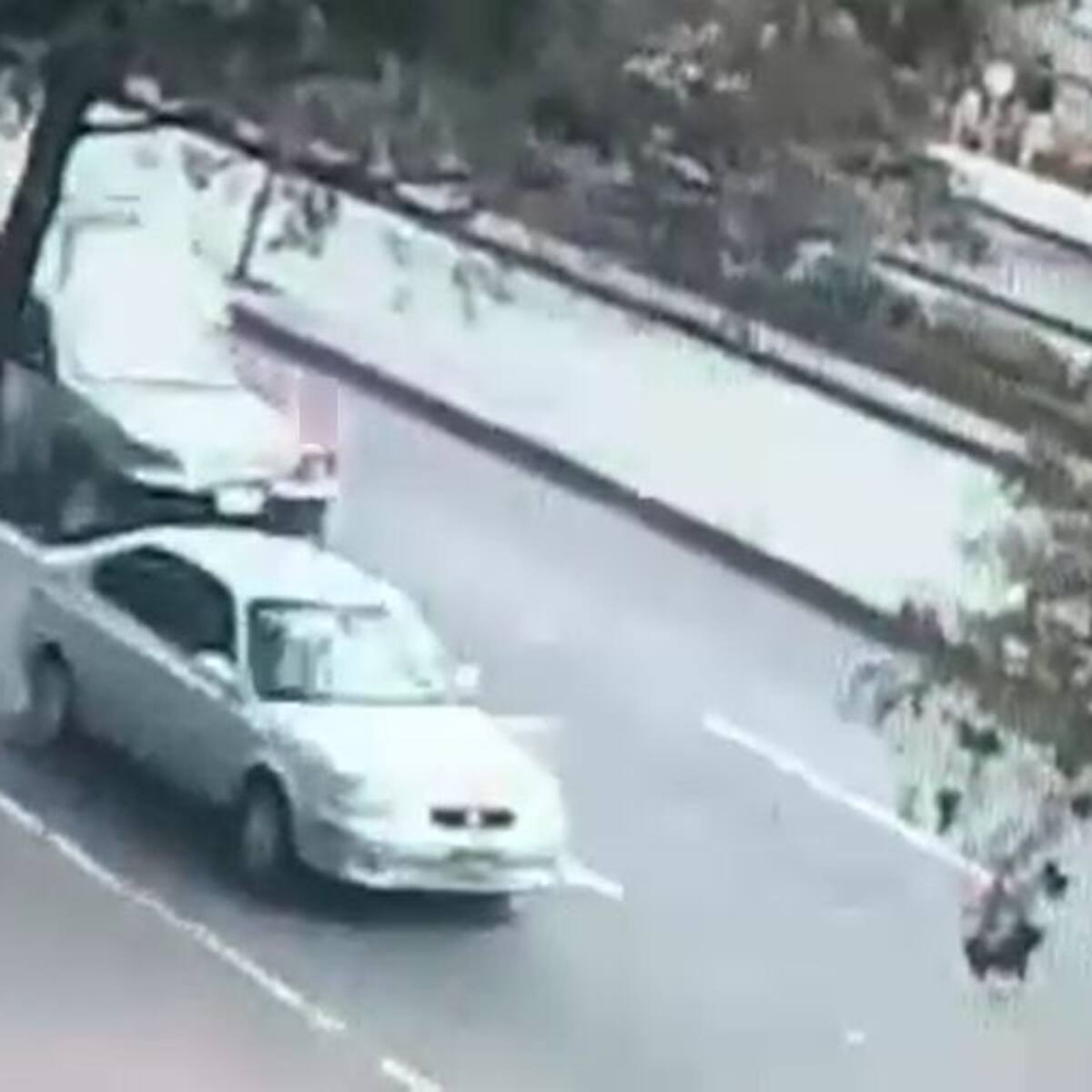 Conductor arrolló y mató a taxista que le reclamó por un choque