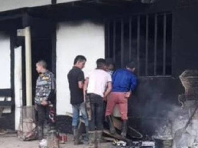 Casa incinerada. Foto: Cortesía