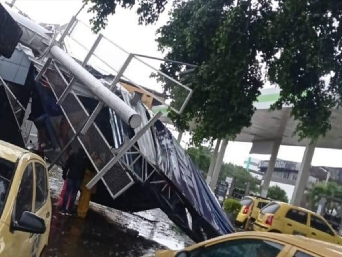 Fuerte aguacero y vendaval generó varias emergencias en Cali