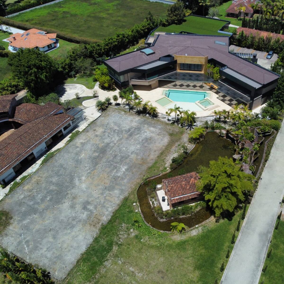 Los lujosos bienes que SAE recuperó, presuntamente ligados a ‘Falcón’, del Clan del Golfo