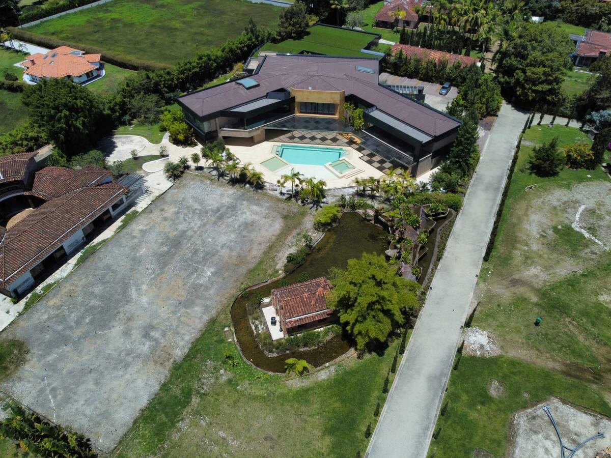 Los lujosos bienes que SAE recuperó, presuntamente ligados a ‘Falcón’, del Clan del Golfo